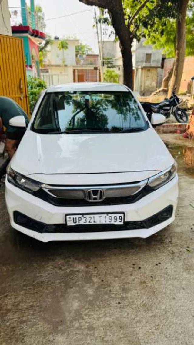 https://images10.gaadi.com/usedgaadi-sellcar/UsedCar/e50810c4a/1f07ada4-726b-4d93-a32e-07f5d255a9d1.jpg?imwidth=6400