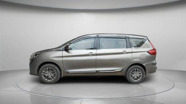 https://images10.gaadi.com/usedgaadi-sellcar/UsedCar/e50818eaa/f865a283-ae1e-436b-b35a-86383c2c26a2.jpg?imwidth=6402