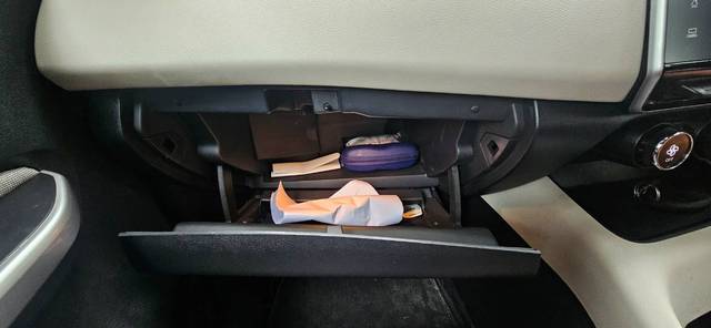 https://images10.gaadi.com/usedgaadi-sellcar/UsedCar/e5086f9ca/adeb28e8-c4bd-45ab-b4d1-0e3c13da7ec0.jpg?imwidth=6402