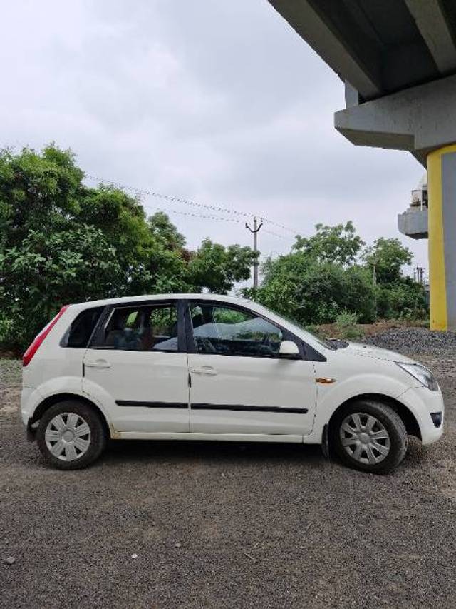 https://images10.gaadi.com/usedgaadi-sellcar/UsedCar/e5087acca/07acf013-8621-47a9-a535-4fd40935aaec.jpg?imwidth=6400