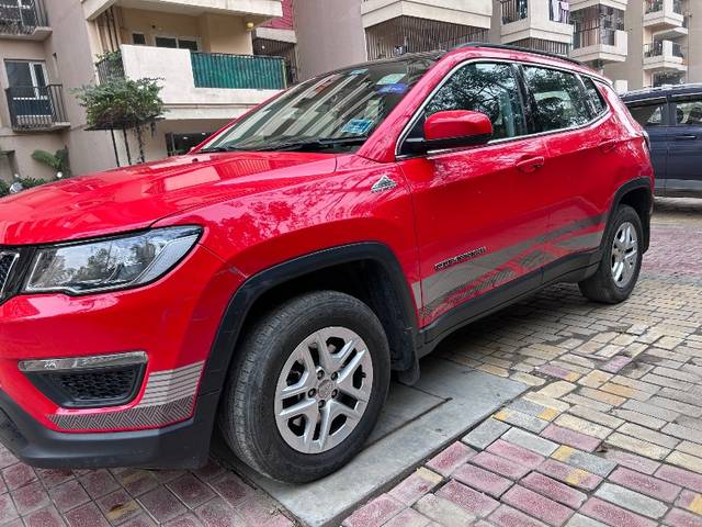 https://images10.gaadi.com/usedgaadi-sellcar/UsedCar/e5088aa8a/9dd85036-dfe4-469a-80f1-9f11004a51da.jpeg?imwidth=6400