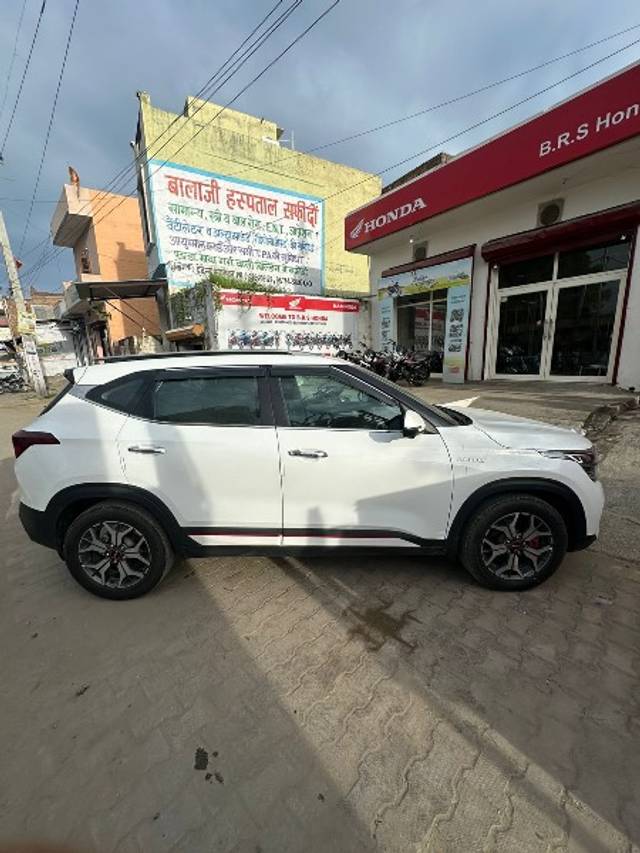 https://images10.gaadi.com/usedgaadi-sellcar/UsedCar/e508d801a/04fc7ca7-e506-4a6b-a2c4-686dea01bda9.jpeg?imwidth=6401