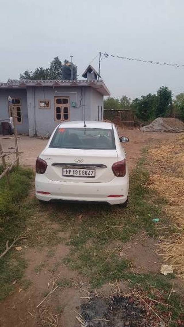 https://images10.gaadi.com/usedgaadi-sellcar/UsedCar/e509458da/167b06ec-1deb-432c-888f-0cfaf756b629.jpeg?imwidth=6400