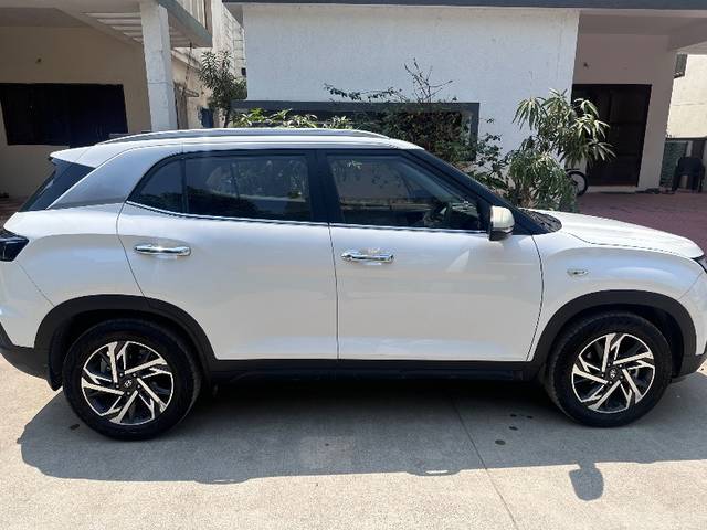 https://images10.gaadi.com/usedgaadi-sellcar/UsedCar/e509e7eaa/b7b51b63-7c3e-4960-96d0-4a83bdff0696.jpeg?imwidth=6401