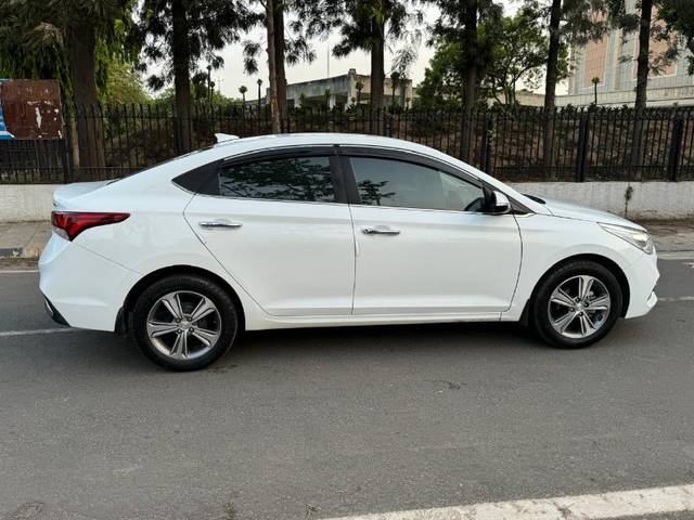 https://images10.gaadi.com/usedgaadi-sellcar/UsedCar/e509f624a/0ca113ec-06b4-45b1-b28a-411c014d33e5.jpeg?imwidth=6400