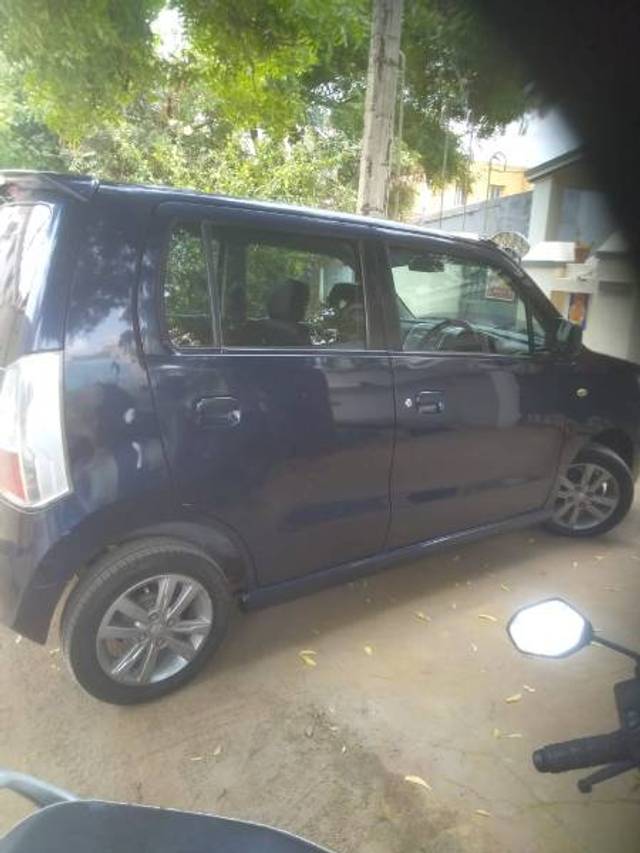 https://images10.gaadi.com/usedgaadi-sellcar/UsedCar/e50a037ea/e76c21b3-319a-4199-9f99-796c18c492c3.jpeg?imwidth=6402