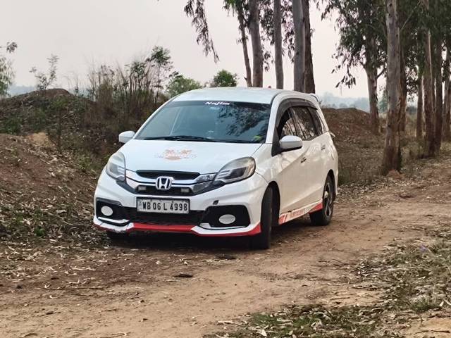 https://images10.gaadi.com/usedgaadi-sellcar/UsedCar/e50a1b43a/509bbc36-43cc-4732-b14d-ca94dcc7b347.jpg?imwidth=6401
