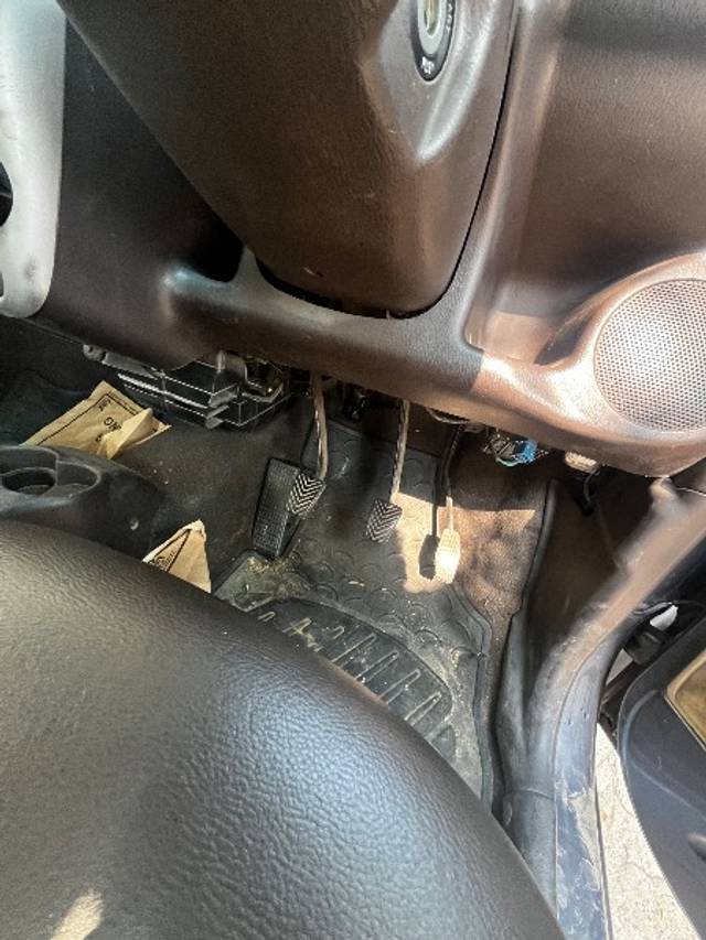 https://images10.gaadi.com/usedgaadi-sellcar/UsedCar/e50a4d88a/d8e3288d-c589-4a73-b9e4-a2fdd8e8dbbf.jpeg?imwidth=6402
