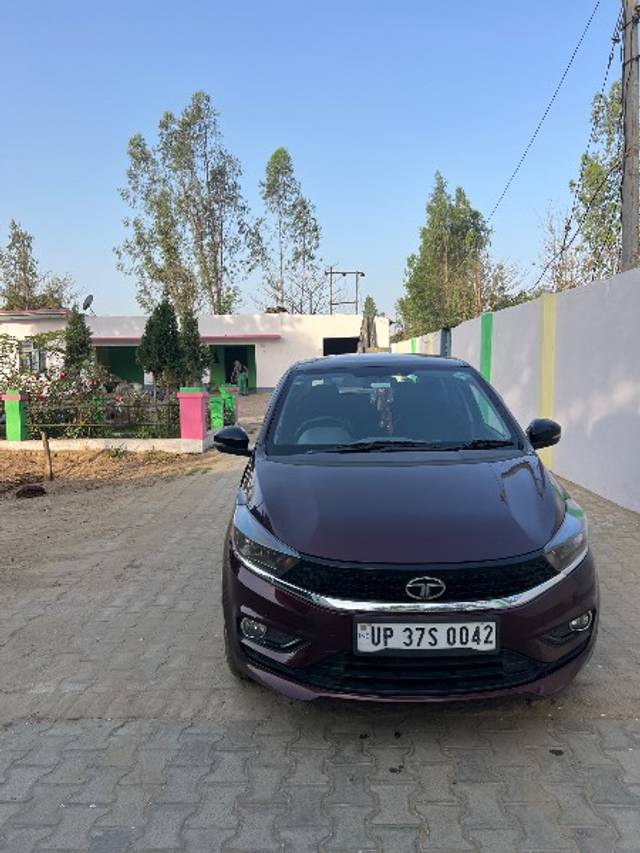 https://images10.gaadi.com/usedgaadi-sellcar/UsedCar/e50a86d8a/4b959a76-bb1a-4554-9923-8a30c835e8da.jpeg?imwidth=6400