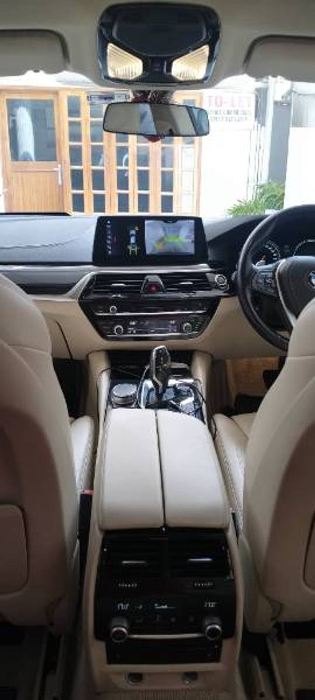 https://images10.gaadi.com/usedgaadi-sellcar/UsedCar/e50ac280a/9c77bc34-a596-4dbd-86da-6095a9fb03c1.jpeg?imwidth=6401