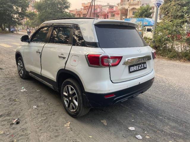 https://images10.gaadi.com/usedgaadi-sellcar/UsedCar/e50ac778-5ab4-42cf-aa13-7699e919cbc6/13105eef-2fd8-4ae2-bf3e-c442dc1c9f29.jpg?imwidth=6402