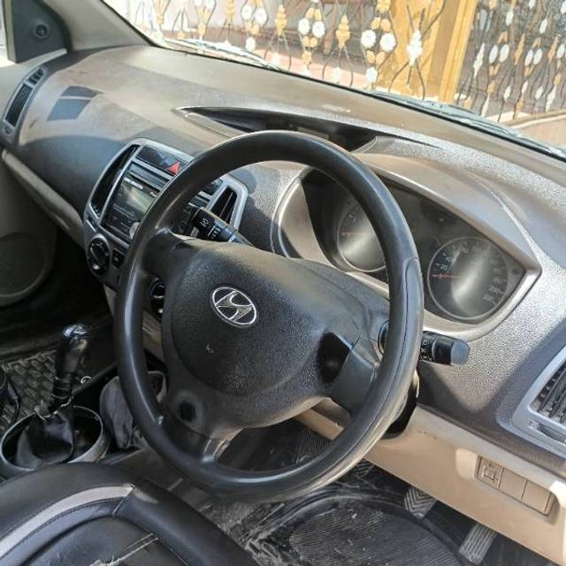 https://images10.gaadi.com/usedgaadi-sellcar/UsedCar/e50b2457a/908d4912-d3ac-4b62-b35f-f97e940e6b93.jpg?imwidth=6402