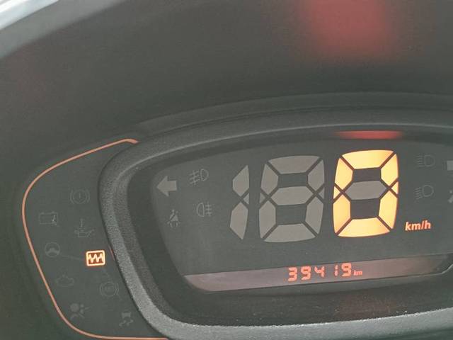 https://images10.gaadi.com/usedgaadi-sellcar/UsedCar/e50b5b22a/55a622d5-4e09-46eb-b4ab-69f0d94cac1e.jpg?imwidth=6401