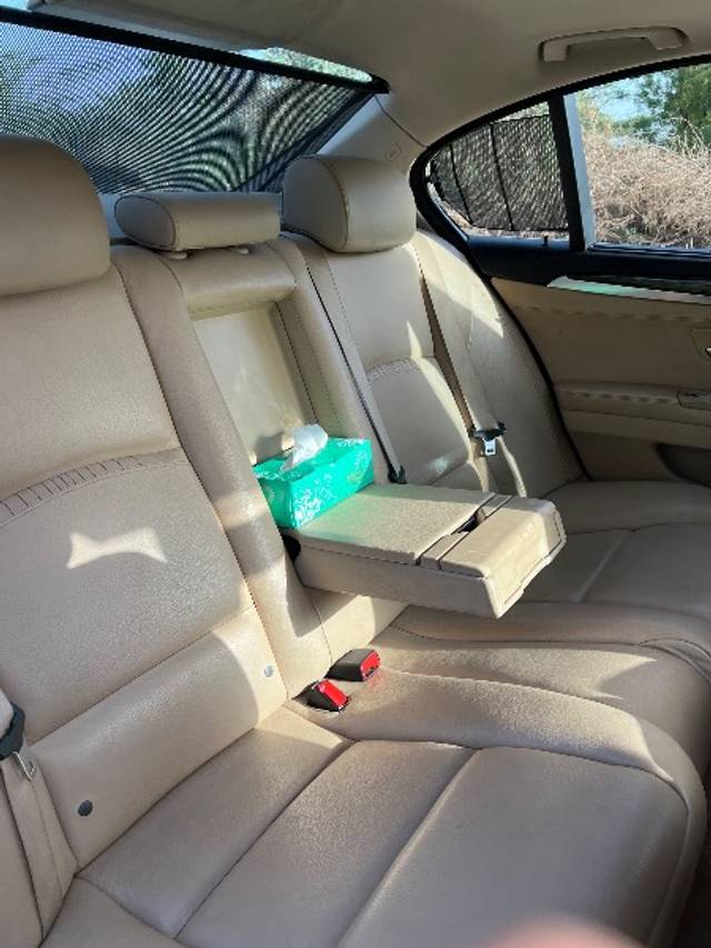 https://images10.gaadi.com/usedgaadi-sellcar/UsedCar/e50ba71da/4851d1f7-4f00-48c1-9562-d029dbc6c296.jpeg?imwidth=6401