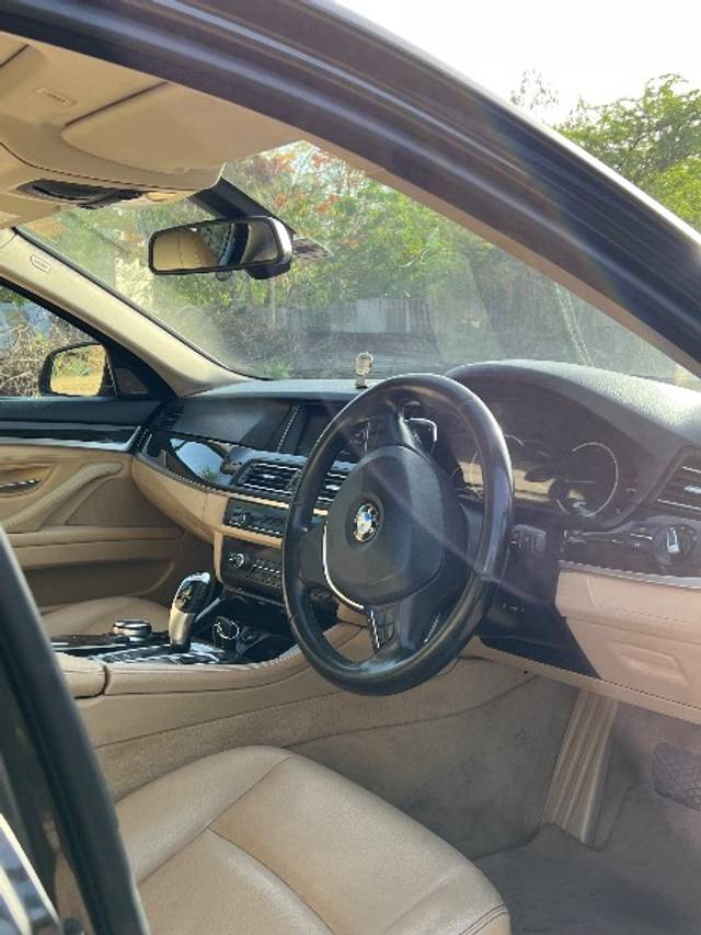 https://images10.gaadi.com/usedgaadi-sellcar/UsedCar/e50ba71da/98902430-6060-404a-b606-e0d6c139ed08.jpeg?imwidth=6402
