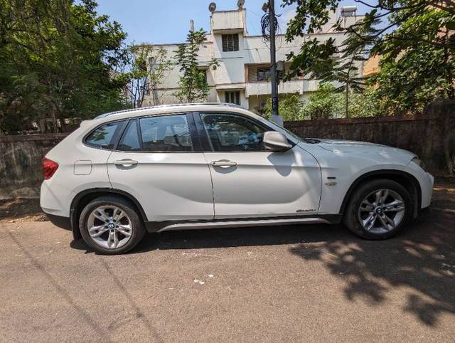 https://images10.gaadi.com/usedgaadi-sellcar/UsedCar/e50bc1bca/0d35d050-b0a3-4bb2-853e-a28893acdaa3.jpg?imwidth=6401