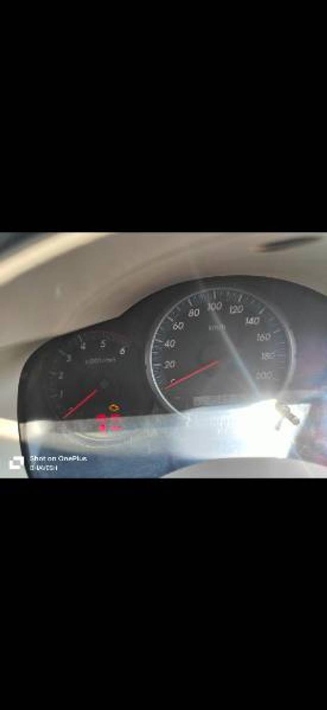 https://images10.gaadi.com/usedgaadi-sellcar/UsedCar/e50bf408a/bf5b4f29-7918-40e6-988e-a9840772aa63.jpg?imwidth=6402