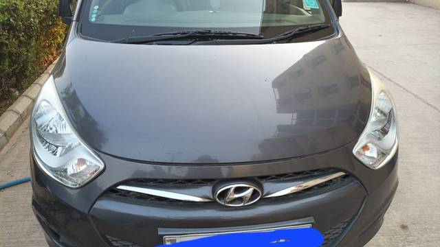 https://images10.gaadi.com/usedgaadi-sellcar/UsedCar/e50c9732a/1975f42a-9740-418b-a2b9-9fa1aabed2f9.jpg?imwidth=6400