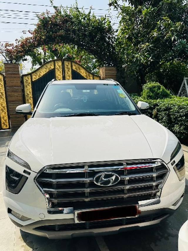 https://images10.gaadi.com/usedgaadi-sellcar/UsedCar/e50ce780a/0e55ea6d-abed-4e09-afa5-3b64c5663616.jpg?imwidth=6400