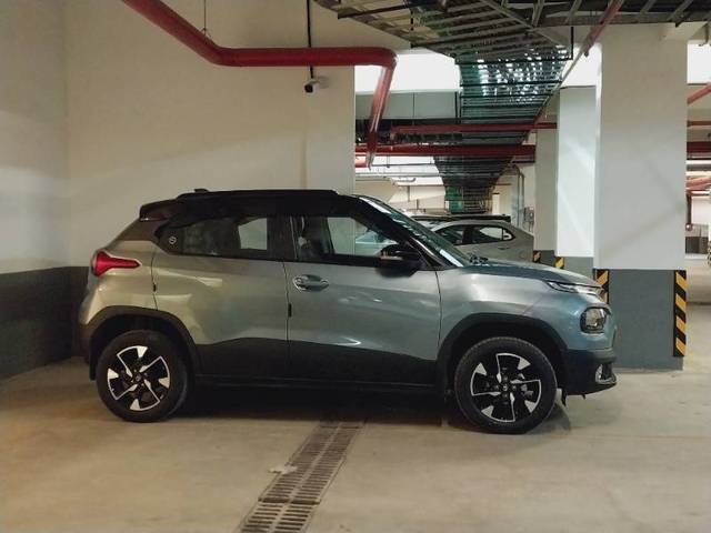 https://images10.gaadi.com/usedgaadi-sellcar/UsedCar/e50cf802a/11e58730-6681-45d4-9b27-a17be4708d70.jpg?imwidth=6401