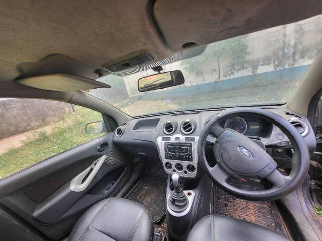 https://images10.gaadi.com/usedgaadi-sellcar/UsedCar/e50d00e4a/0c65dccc-6dd2-4463-b6f2-5e06b4605901.jpg?imwidth=6402