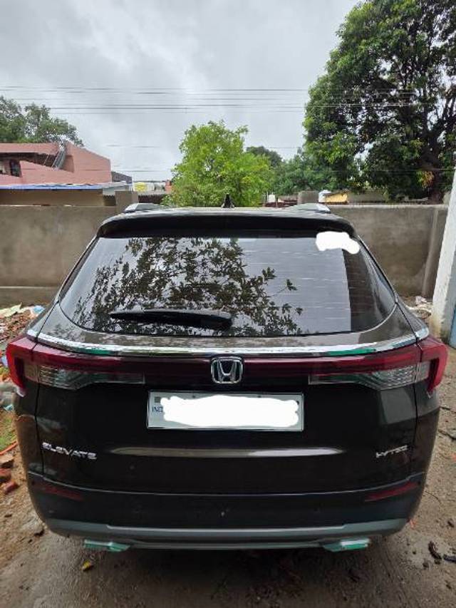 https://images10.gaadi.com/usedgaadi-sellcar/UsedCar/e50d0a35a/a97234d7-3811-48a8-9af2-012268cf12a5.jpg?imwidth=6402