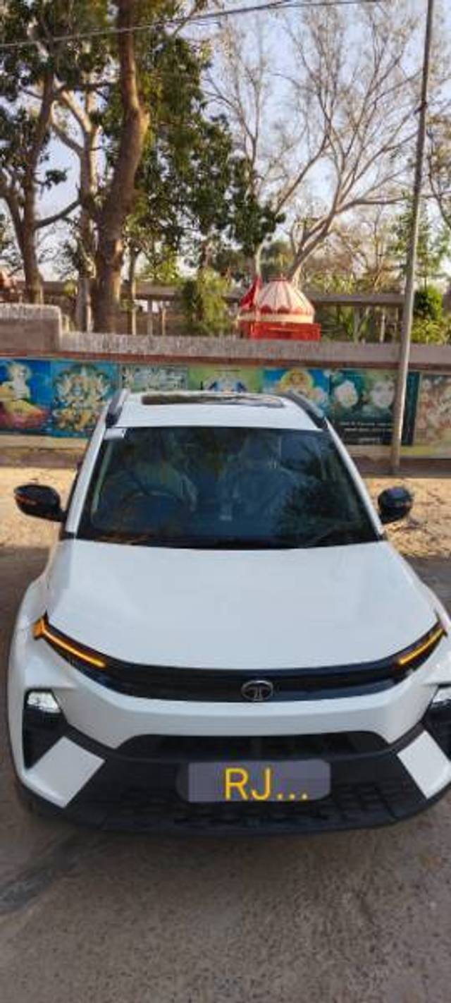 https://images10.gaadi.com/usedgaadi-sellcar/UsedCar/e50d1a34a/d9f48efb-c114-4102-a36c-70f846a32e49.jpg?imwidth=6400