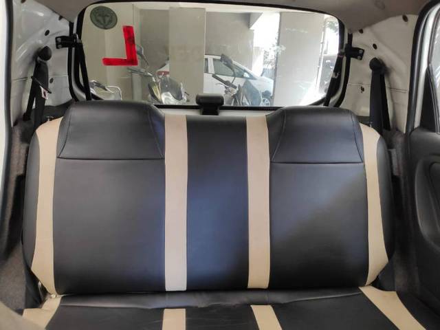 https://images10.gaadi.com/usedgaadi-sellcar/UsedCar/e50d2642a/a49f0f22-0066-4572-8db2-059467ef01cf.jpg?imwidth=6402