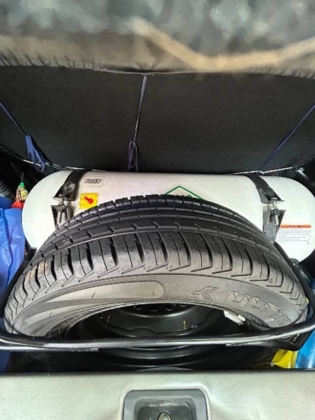 https://images10.gaadi.com/usedgaadi-sellcar/UsedCar/e50d3d6fa/c784a511-724e-483c-bc8b-7a8b2d4c5917.jpeg?imwidth=6401