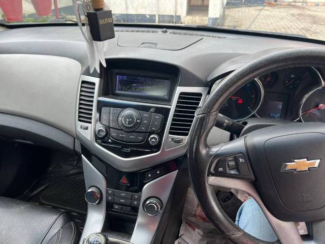 https://images10.gaadi.com/usedgaadi-sellcar/UsedCar/e50d9bdda/37aec109-9520-4c84-a3fa-3c0bdfa66a14.jpg?imwidth=6401