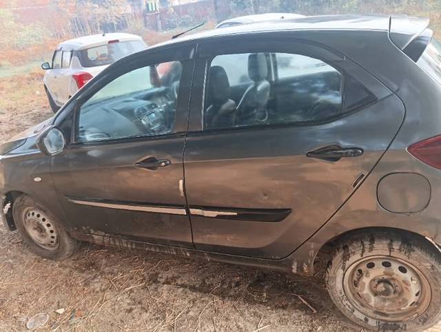 https://images10.gaadi.com/usedgaadi-sellcar/UsedCar/e50e115aa/59c2e155-7d01-4ef3-bc7d-25941c48f6e9.jpg?imwidth=6400