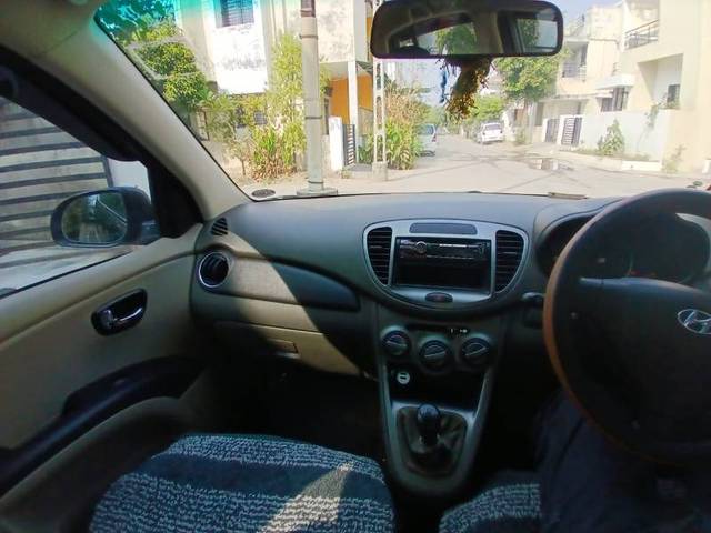 https://images10.gaadi.com/usedgaadi-sellcar/UsedCar/e50e1e45a/f28ad249-bd9e-4783-9d98-8cd30d757e93.jpg?imwidth=6402