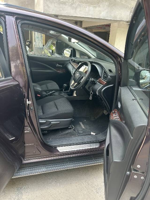 https://images10.gaadi.com/usedgaadi-sellcar/UsedCar/e50ea656a/4fe428f5-3078-474f-b0fa-672bc4cb2292.jpeg?imwidth=6402