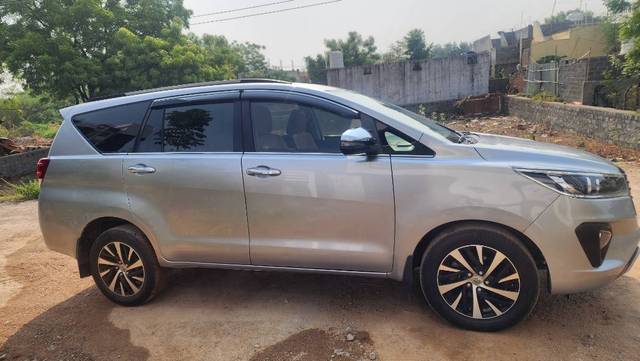 https://images10.gaadi.com/usedgaadi-sellcar/UsedCar/e50eceb8a/53a50351-3246-4668-9341-ec0950dc4437.jpg?imwidth=6401