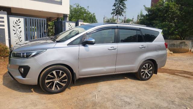 https://images10.gaadi.com/usedgaadi-sellcar/UsedCar/e50eceb8a/e7d30796-fbff-48b4-885b-495a613dbd1c.jpg?imwidth=6400