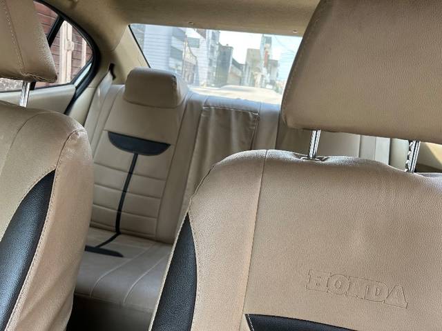 https://images10.gaadi.com/usedgaadi-sellcar/UsedCar/e50ef101a/3011951b-1ae7-436e-b3a7-2804e5e2898a.jpeg?imwidth=6401