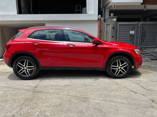https://images10.gaadi.com/usedgaadi-sellcar/UsedCar/e50ef909a/aaa5ffb6-7cb2-4b27-9de8-98cd43c488ff.jpeg?imwidth=6400