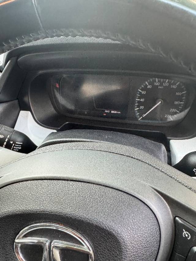 https://images10.gaadi.com/usedgaadi-sellcar/UsedCar/e50ef9b2a/861629be-0fd0-48bb-a75e-2033443a3e41.jpeg?imwidth=6402