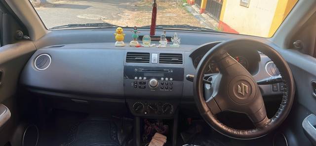 https://images10.gaadi.com/usedgaadi-sellcar/UsedCar/e50f0296a/2dc5104b-597e-4f3f-97a0-37d69fe97fee.jpeg?imwidth=6400