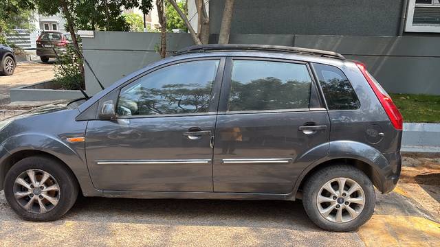 https://images10.gaadi.com/usedgaadi-sellcar/UsedCar/e50f586ea/da20ed0e-ff77-4628-b362-c812058b0920.jpeg?imwidth=6401