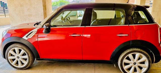 https://images10.gaadi.com/usedgaadi-sellcar/UsedCar/e50f957ca/71f65339-291f-4c64-96ac-92c3c4f1799d.jpeg?imwidth=6402