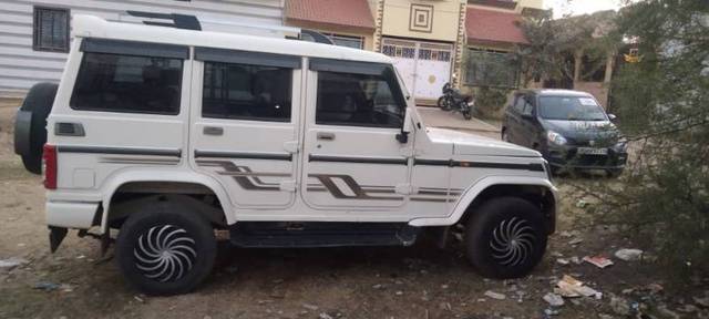 https://images10.gaadi.com/usedgaadi-sellcar/UsedCar/e5100636a/a715518e-e42d-48f7-a759-dc5ac9ace21b.jpg?imwidth=6401