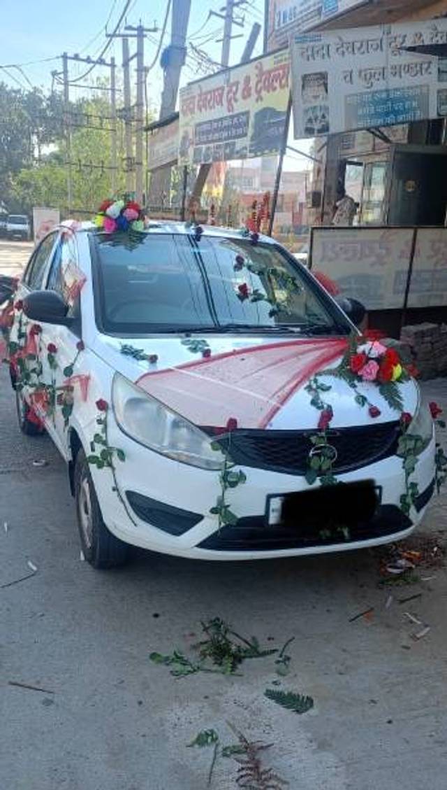 https://images10.gaadi.com/usedgaadi-sellcar/UsedCar/e5103ee5a/f3efabf4-e4ca-433a-82c9-89e5d5436b1f.jpg?imwidth=6400