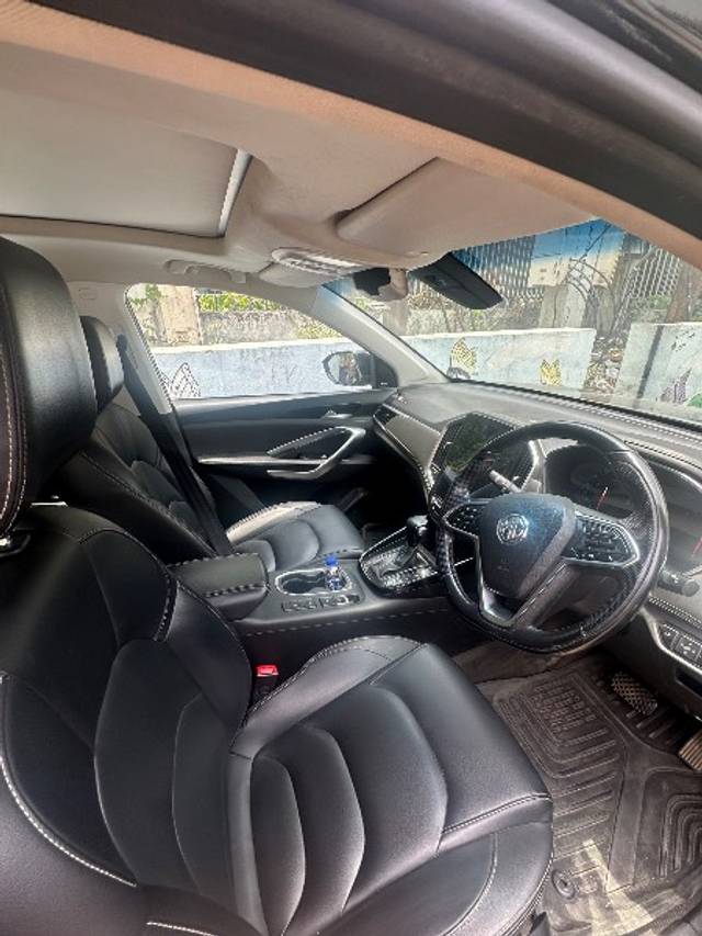 https://images10.gaadi.com/usedgaadi-sellcar/UsedCar/e5106c40a/c2eb892b-d54c-4fe9-bf12-5bfa63960851.jpeg?imwidth=6402