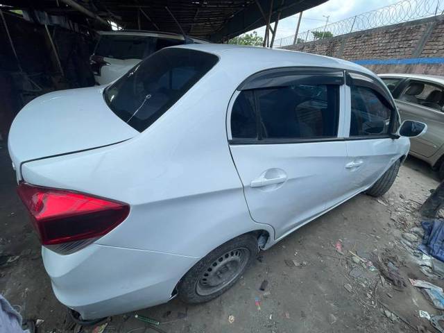 https://images10.gaadi.com/usedgaadi-sellcar/UsedCar/e51096fca/8c762b71-dd73-479b-910d-593067f40603.jpeg?imwidth=6402
