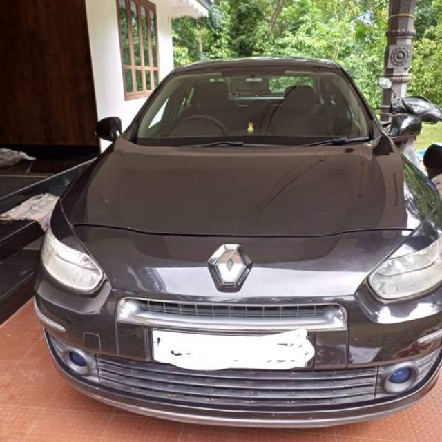 https://images10.gaadi.com/usedgaadi-sellcar/UsedCar/e510ab40a/e5c3846f-a8b3-4cdb-ba86-6819053f6675.jpg?imwidth=6400