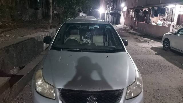https://images10.gaadi.com/usedgaadi-sellcar/UsedCar/e510c09aa/4c30bfb3-dcd3-42bd-9ef9-f7fc48200e0f.jpeg?imwidth=6400