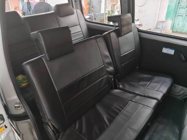 https://images10.gaadi.com/usedgaadi-sellcar/UsedCar/e510e1e1a/567ccb3b-1769-4ad9-a64e-131a1fae08eb.jpg?imwidth=6401