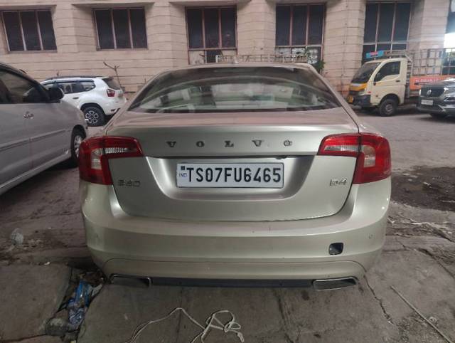 https://images10.gaadi.com/usedgaadi-sellcar/UsedCar/e51151fca/4b320e70-751c-412f-a7bd-a21cc74c21cd.jpg?imwidth=6401