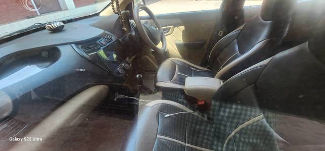 https://images10.gaadi.com/usedgaadi-sellcar/UsedCar/e51195afa/335b4cf3-e3d1-4053-9b30-54db05a9ba62.jpg?imwidth=6401